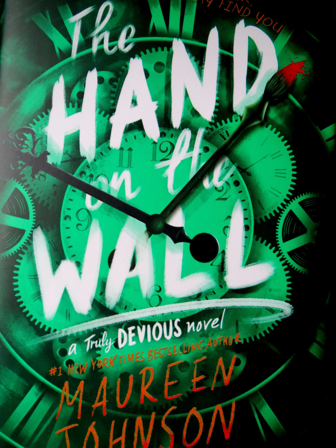 the hand on the wall maureen johnson